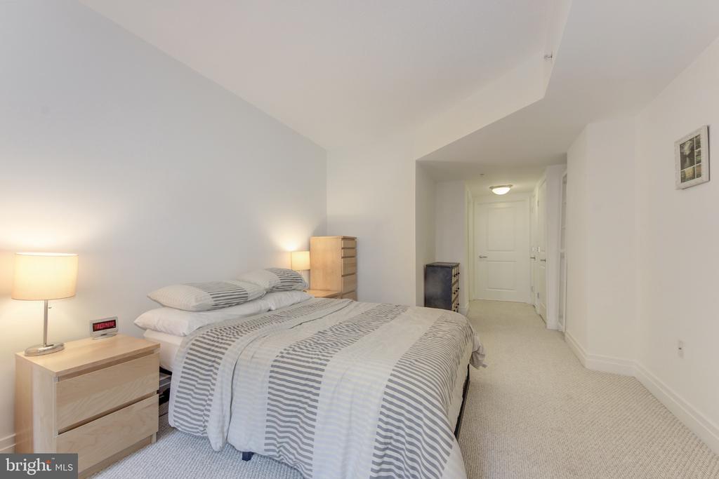 915 E STREET NW Unit: 505