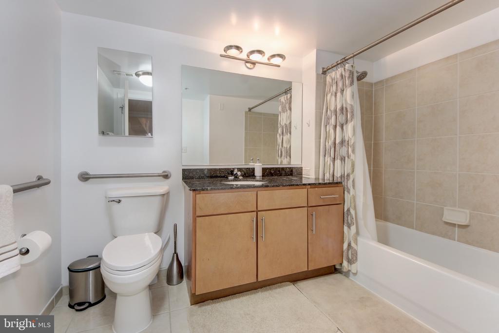 915 E STREET NW Unit: 505