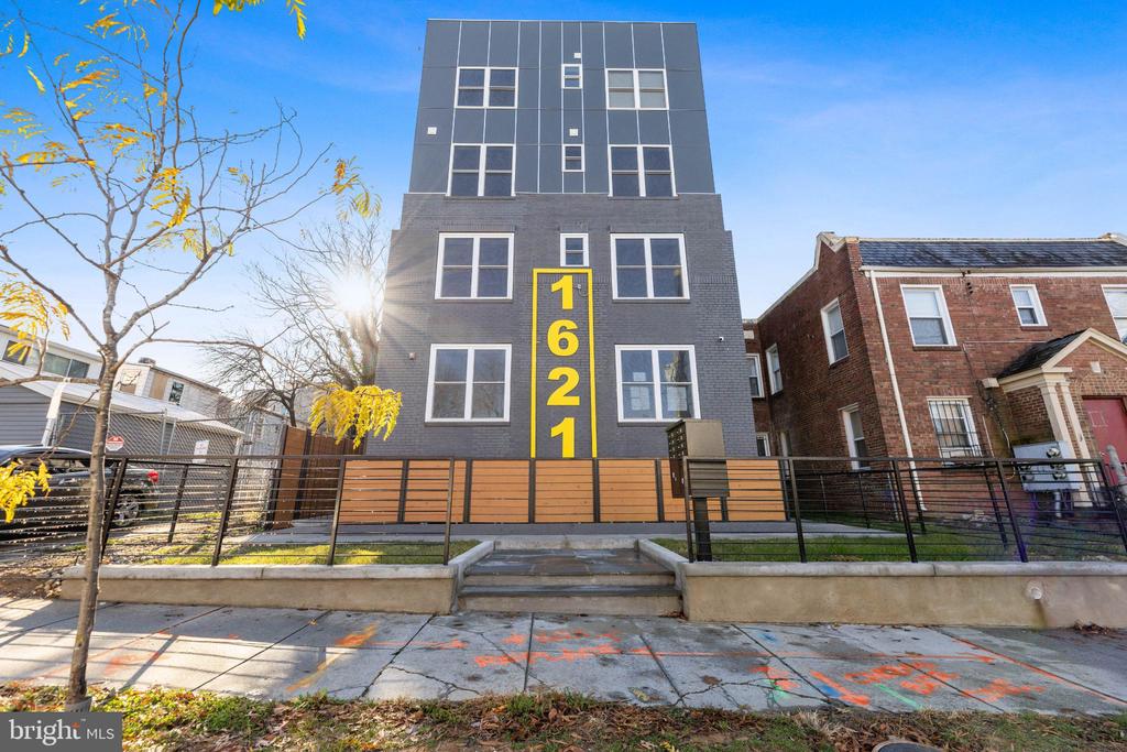 1621 T STREET SE Unit: 6