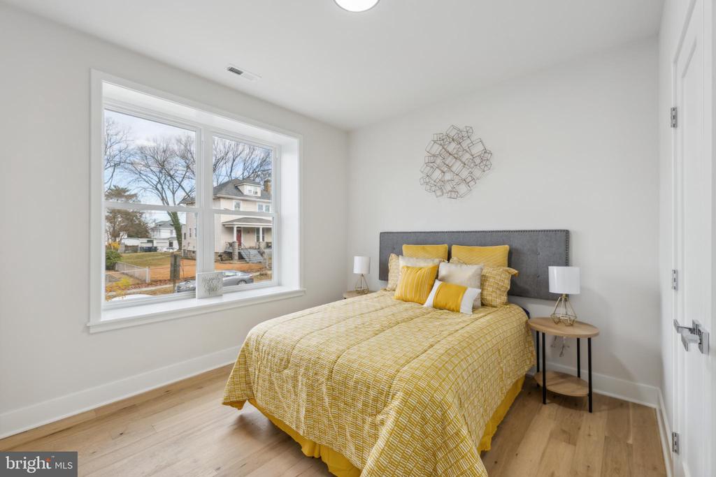 1621 T STREET SE Unit: 6