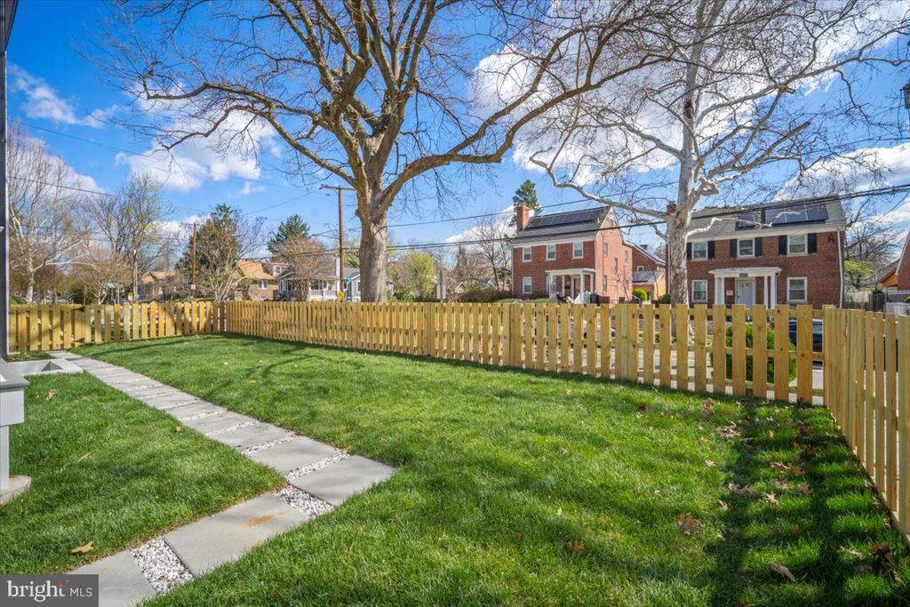 800 ELDER STREET NW