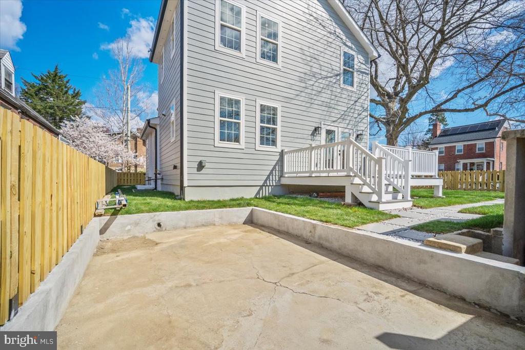 800 ELDER STREET NW