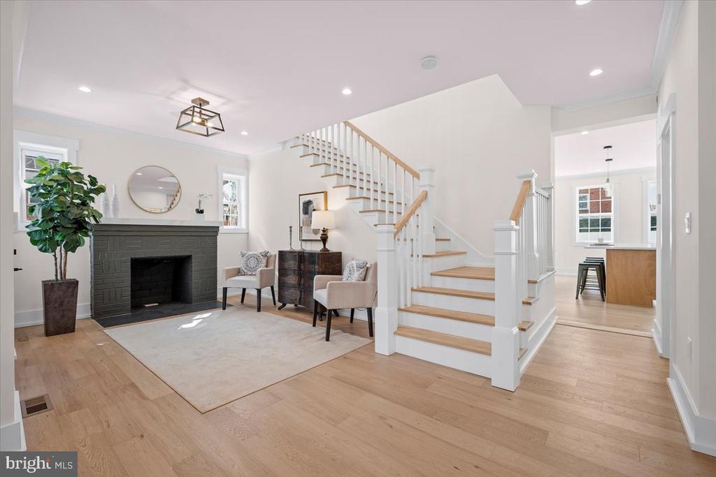 800 ELDER STREET NW