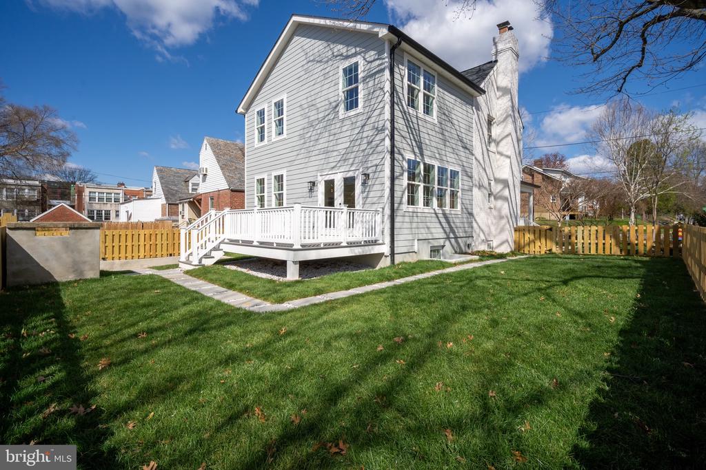 800 ELDER STREET NW