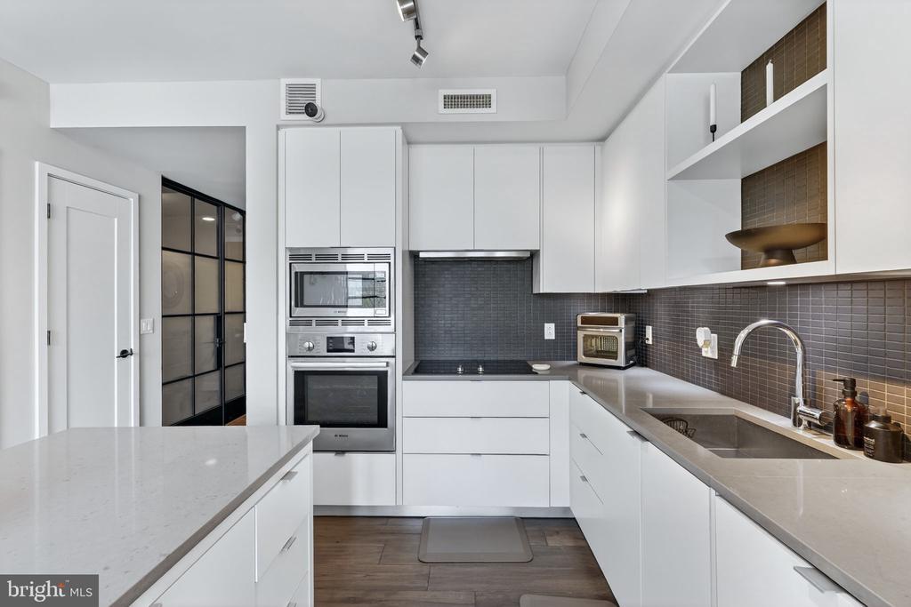 1300 4TH STREET SE Unit: 205