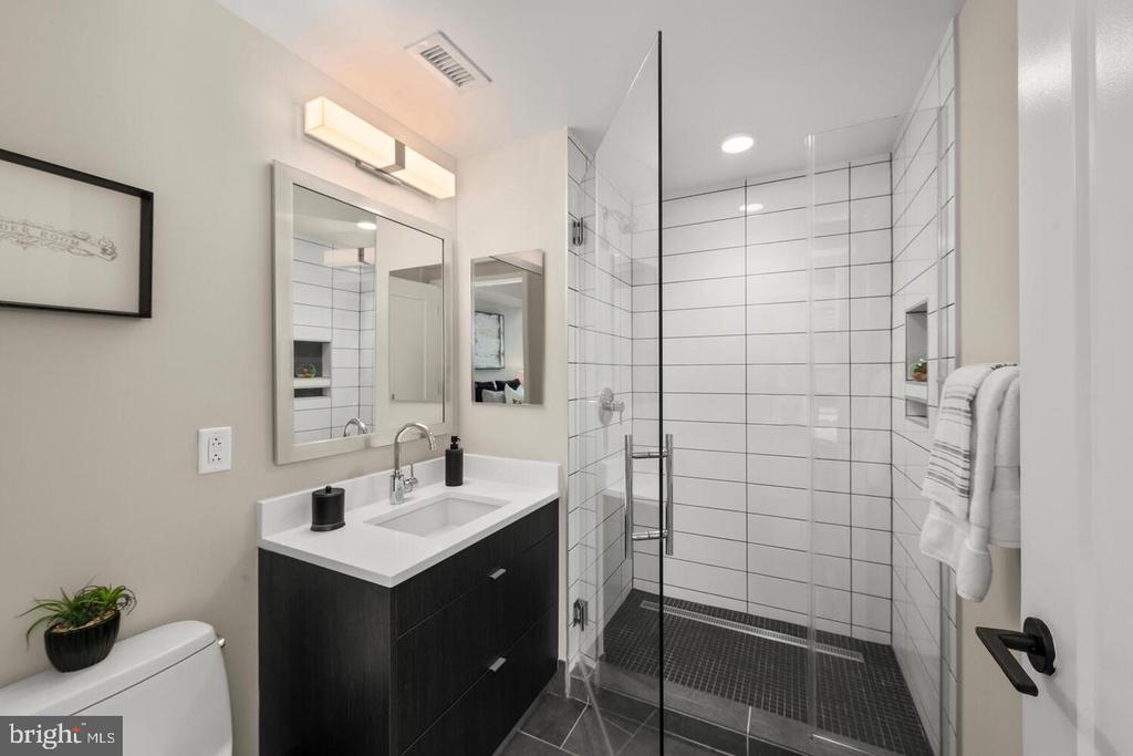1300 4TH STREET SE Unit: 205