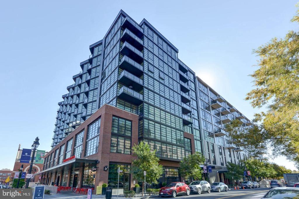 1300 4TH STREET SE Unit: 205