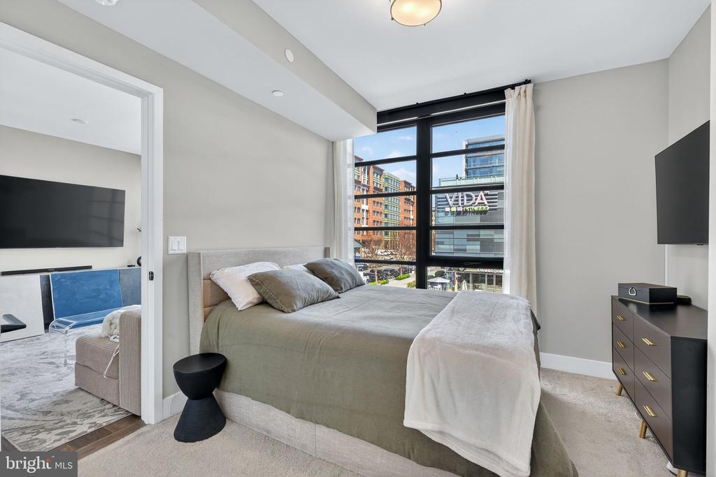 1300 4TH STREET SE Unit: 205