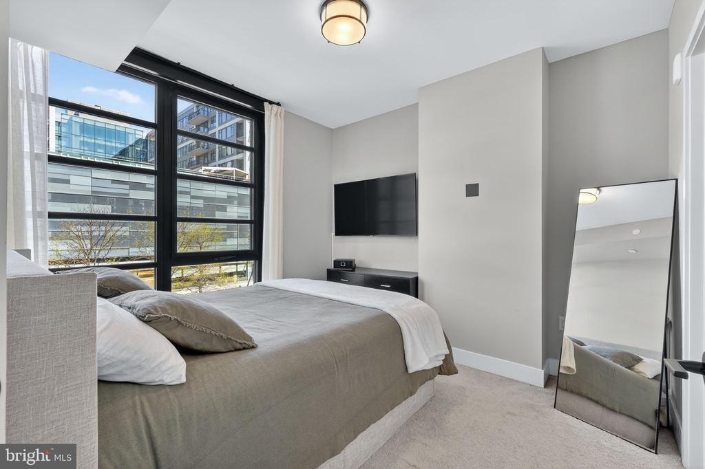 1300 4TH STREET SE Unit: 205