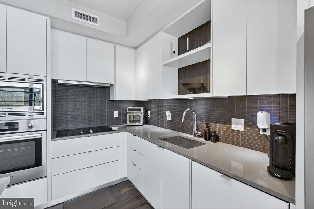 1300 4TH STREET SE Unit: 205