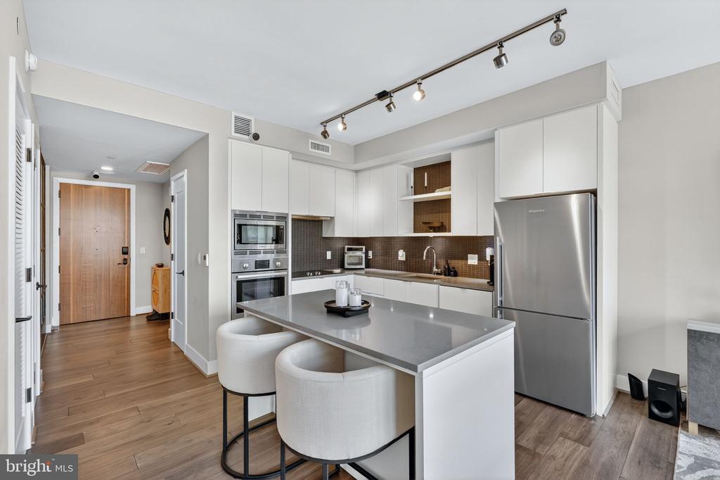 1300 4TH STREET SE Unit: 205