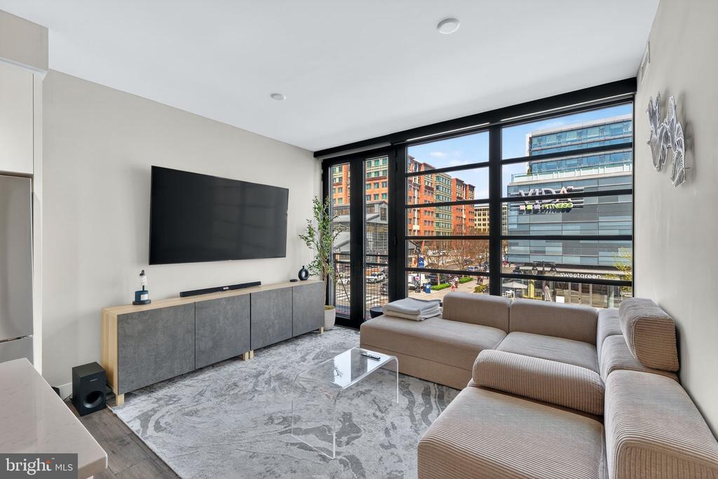 1300 4TH STREET SE Unit: 205
