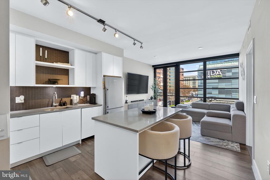 1300 4TH STREET SE Unit: 205