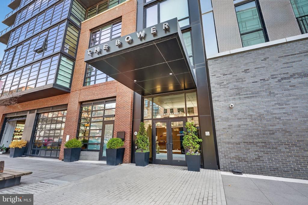 1300 4TH STREET SE Unit: 205