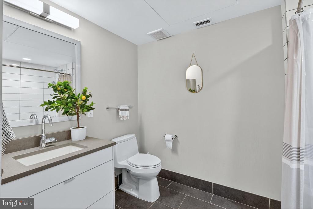1300 4TH STREET SE Unit: 205