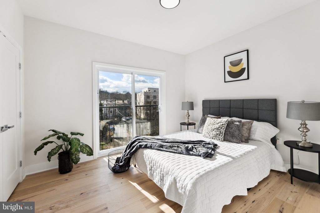 1621 T STREET SE Unit: 8