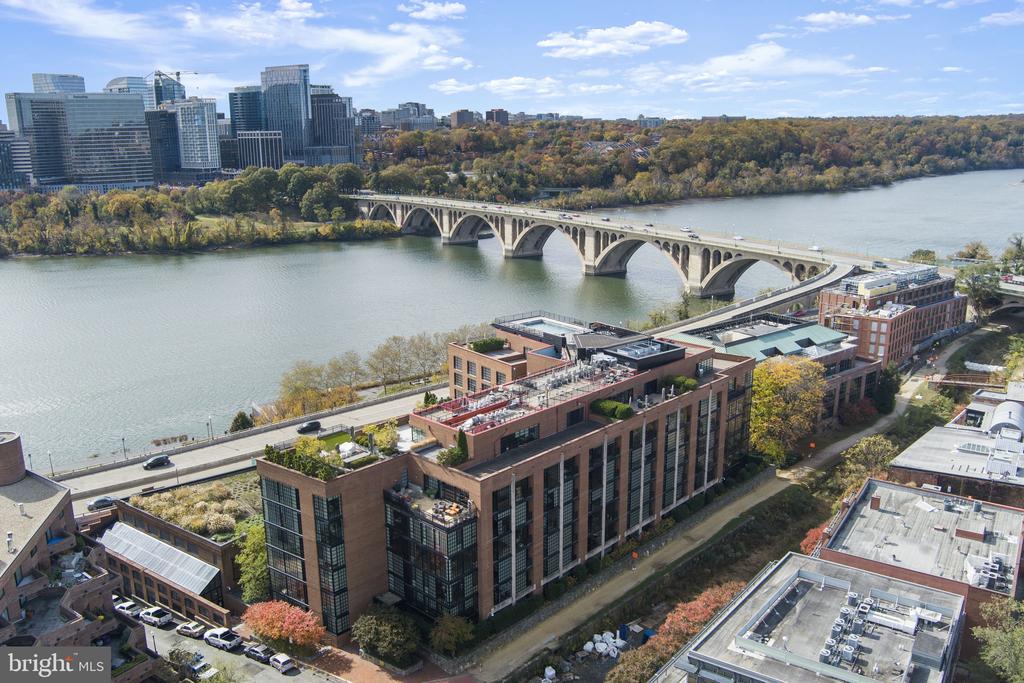 3303 WATER STREET NW Unit: 4B