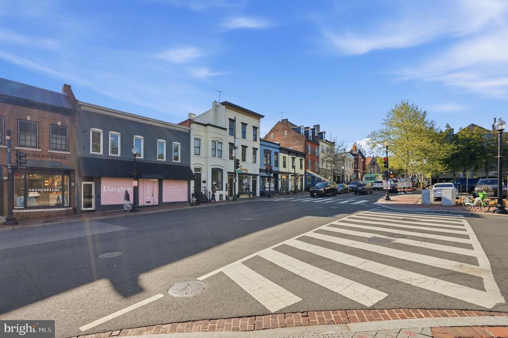 2325 42ND STREET NW Unit: 321