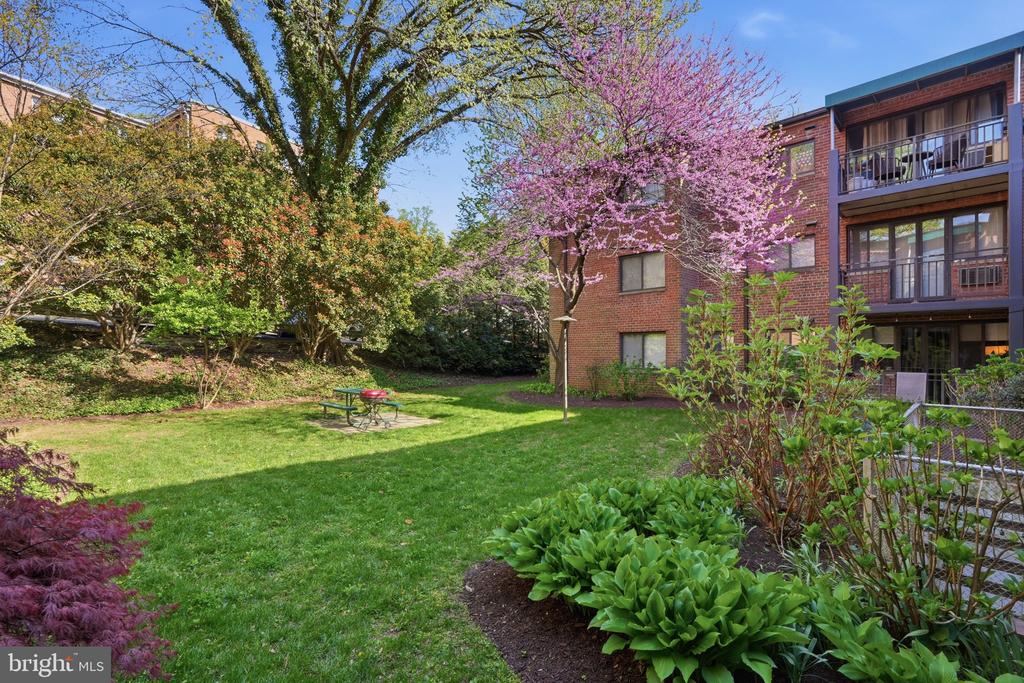 2325 42ND STREET NW Unit: 321