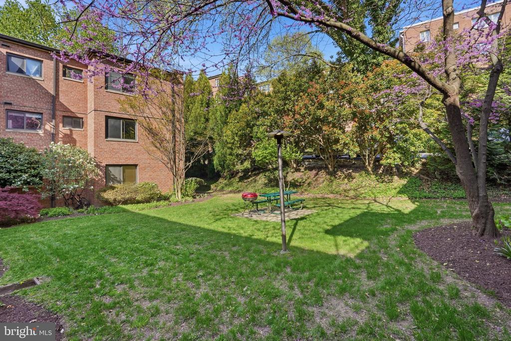 2325 42ND STREET NW Unit: 321