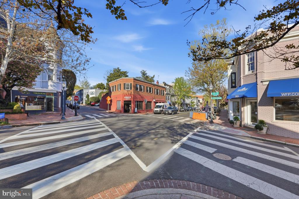 2325 42ND STREET NW Unit: 321