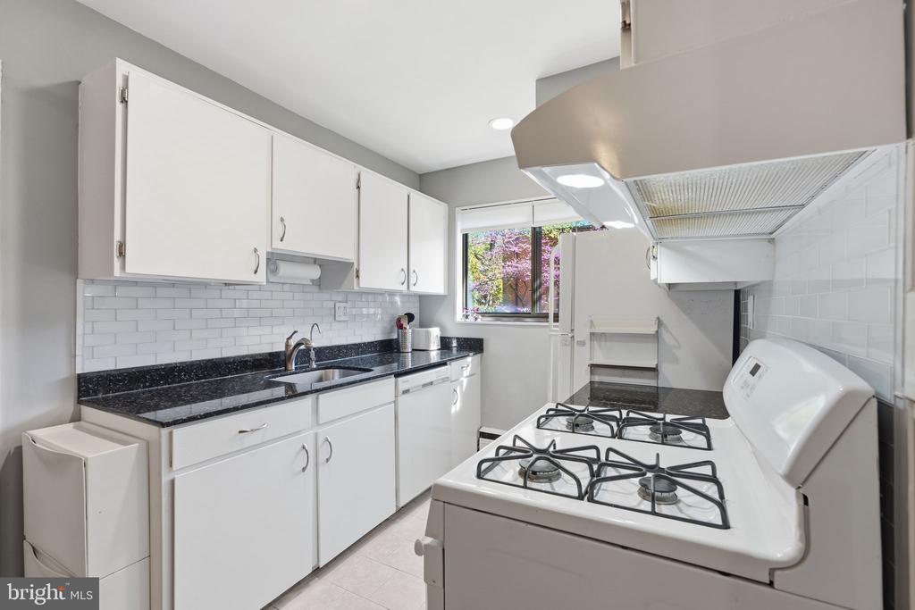 2325 42ND STREET NW Unit: 321