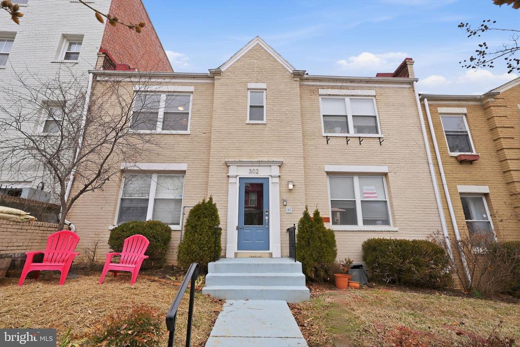 302 TODD PLACE NE Unit: 3
