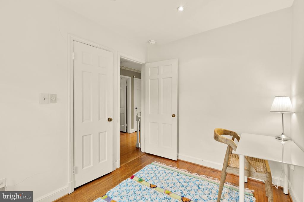 7064 31ST STREET NW