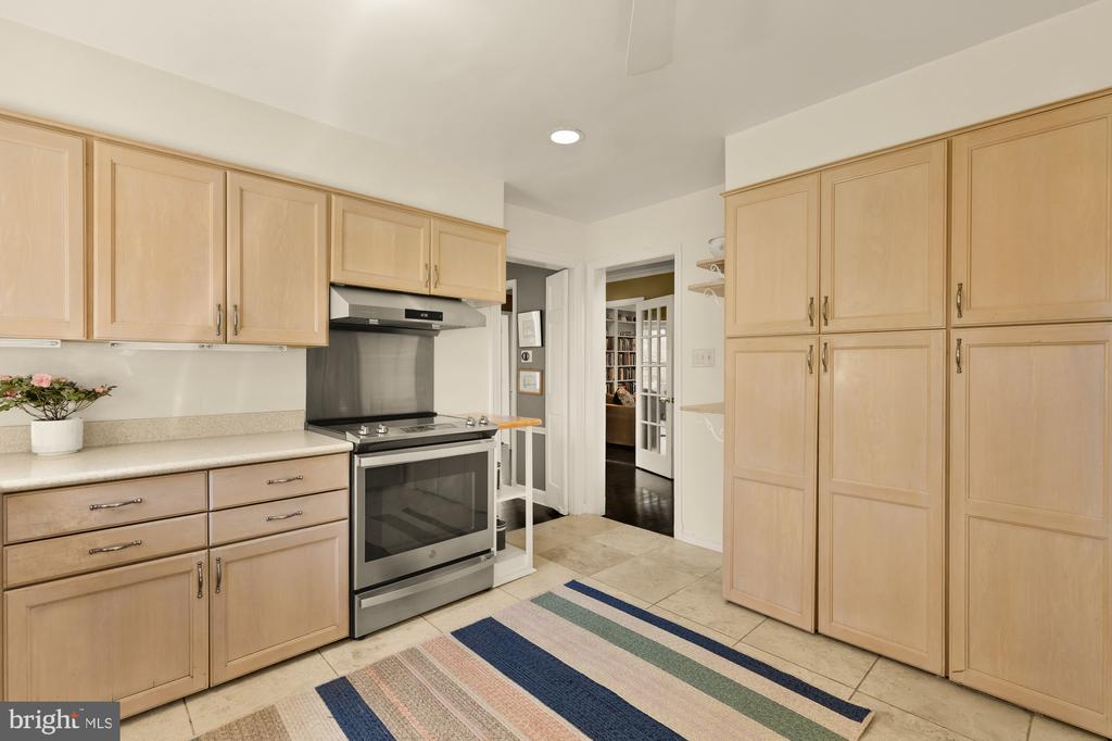 7064 31ST STREET NW