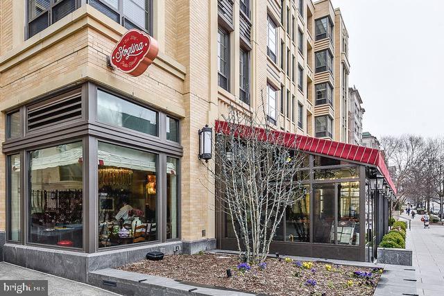 3001 VEAZEY TERRACE NW Unit: 1307