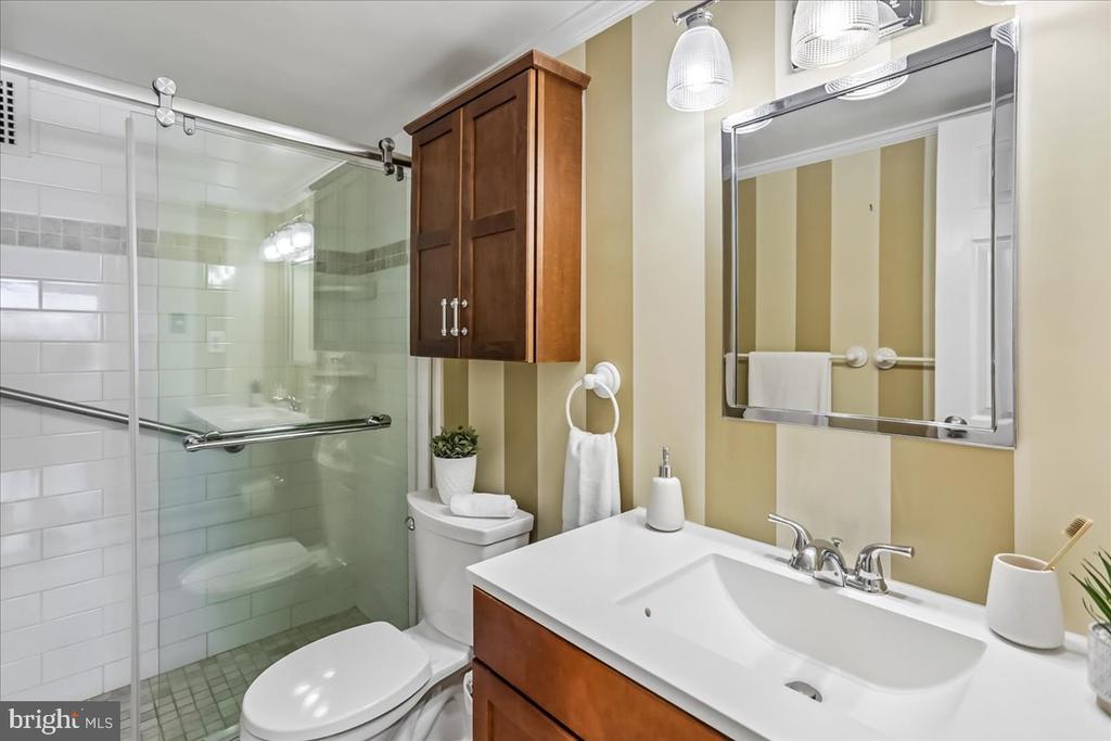 3001 VEAZEY TERRACE NW Unit: 1307