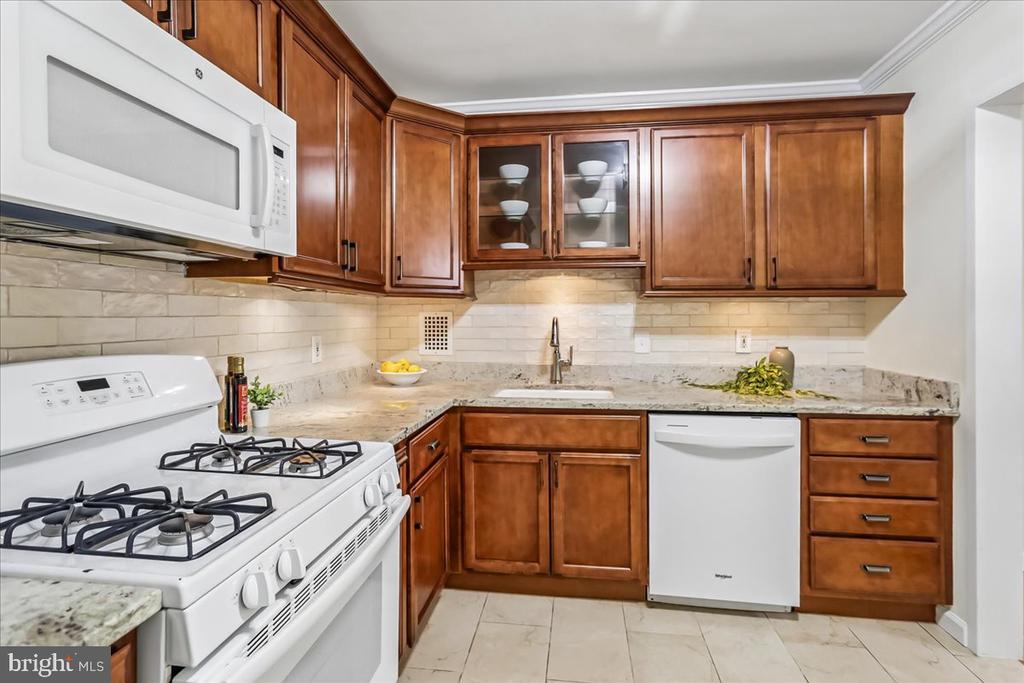 3001 VEAZEY TERRACE NW Unit: 1307