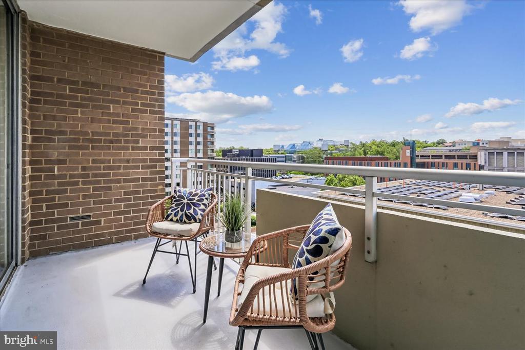 3001 VEAZEY TERRACE NW Unit: 1307