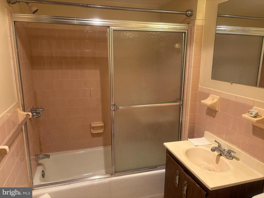2107 FORT DAVIS STREET SE Unit: 202