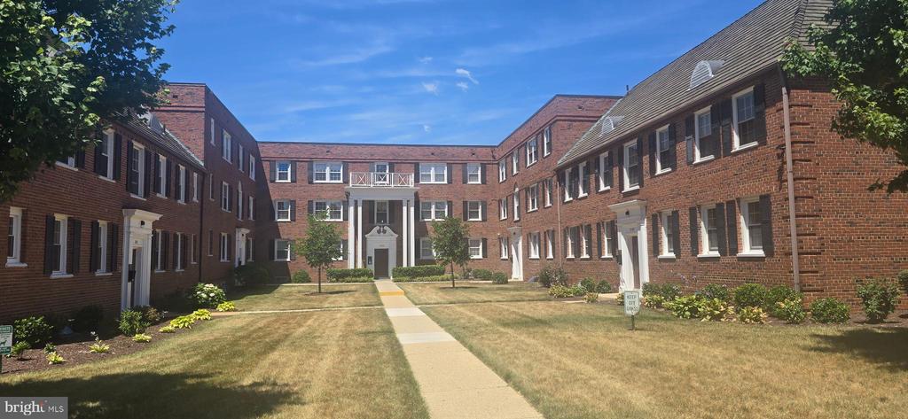 2107 FORT DAVIS STREET SE Unit: 202