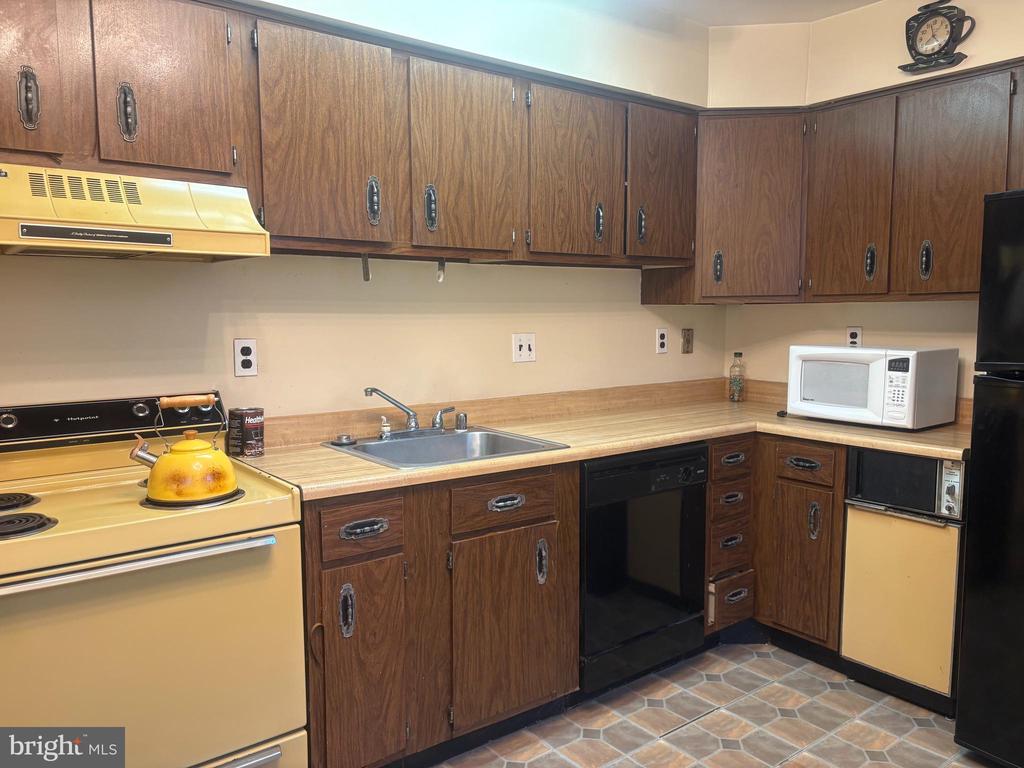 2107 FORT DAVIS STREET SE Unit: 202