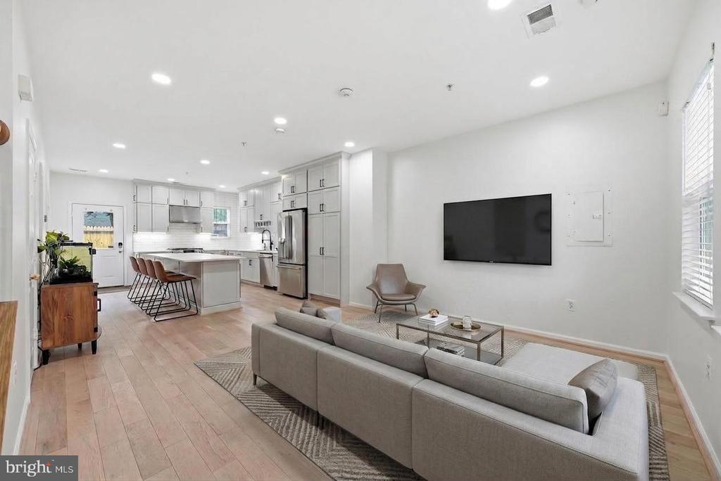 1344 HALF STREET SW Unit: 1344