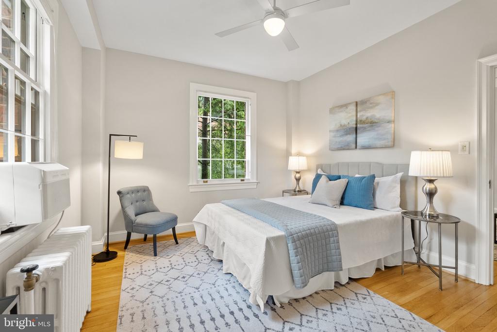 3930 CONNECTICUT AVENUE NW Unit: 205-H