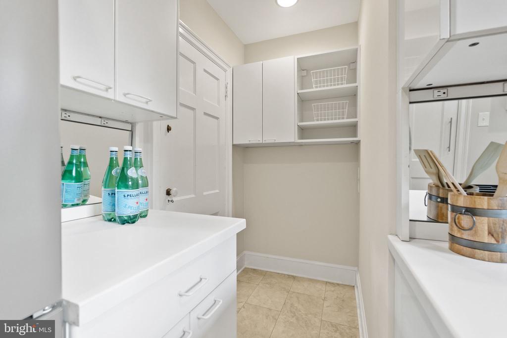 3930 CONNECTICUT AVENUE NW Unit: 205-H