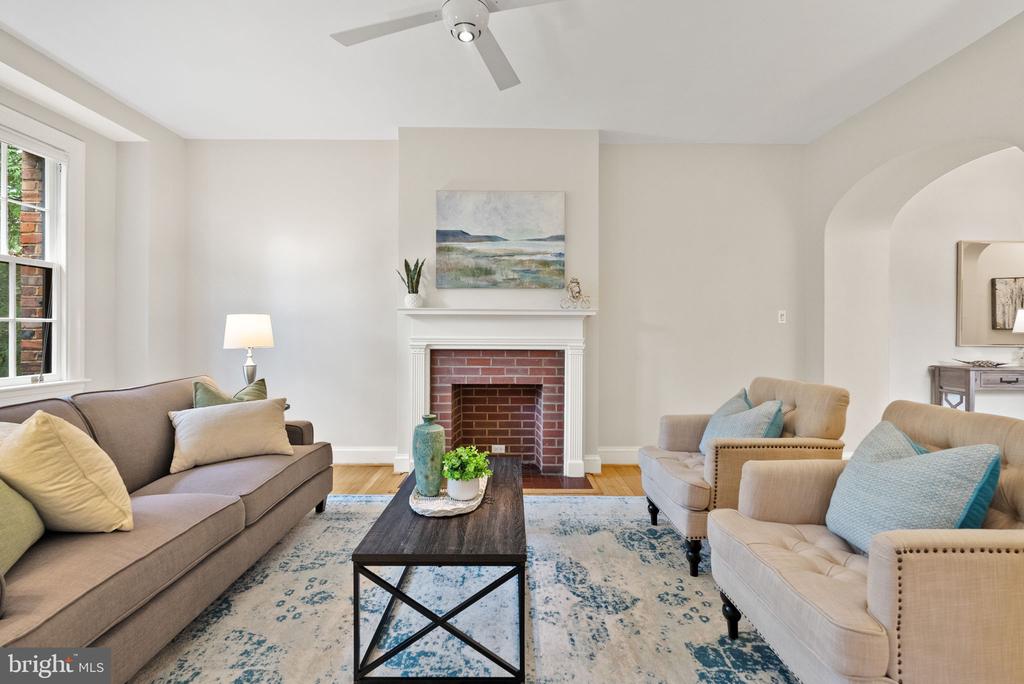 3930 CONNECTICUT AVENUE NW Unit: 205-H