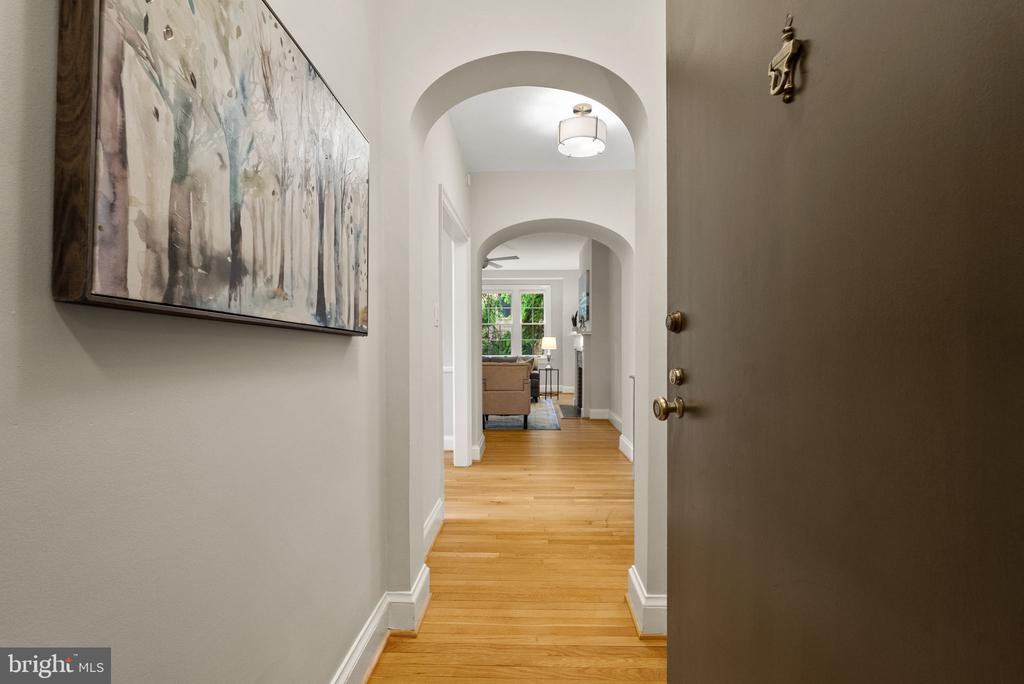 3930 CONNECTICUT AVENUE NW Unit: 205-H