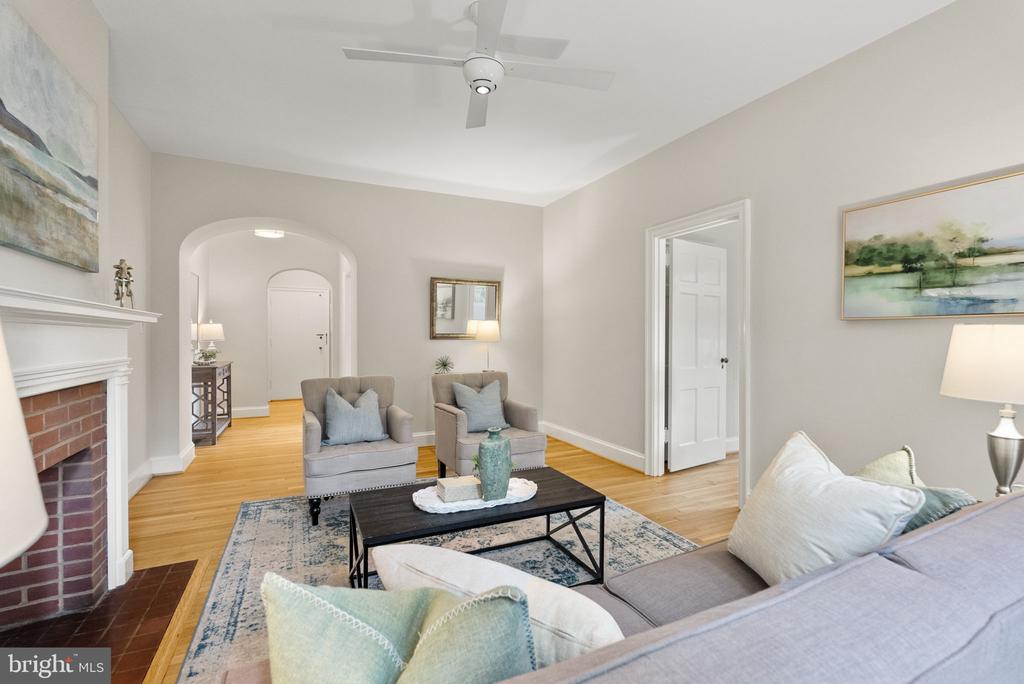 3930 CONNECTICUT AVENUE NW Unit: 205-H