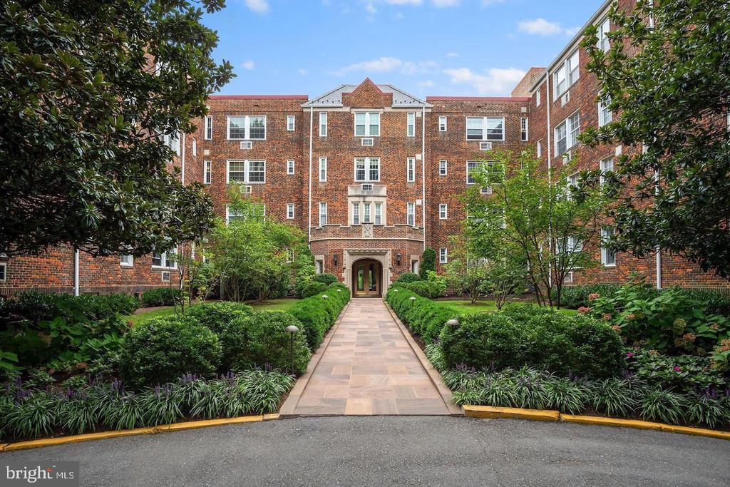 3051 IDAHO AVENUE NW Unit: 106
