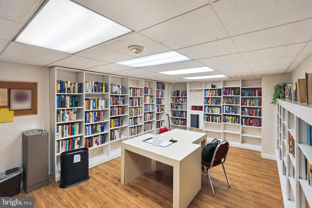 3001 VEAZEY TERRACE NW Unit: 1317