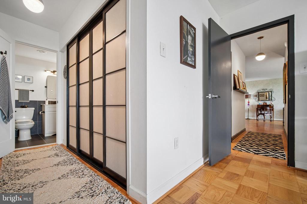 3001 VEAZEY TERRACE NW Unit: 1317