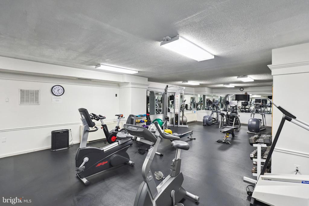 3001 VEAZEY TERRACE NW Unit: 1317
