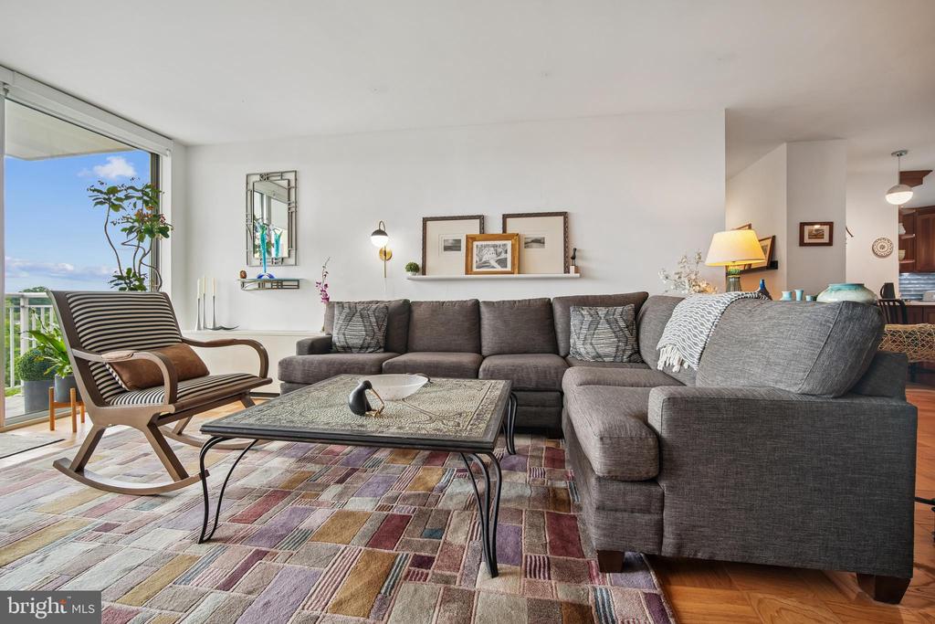3001 VEAZEY TERRACE NW Unit: 1317