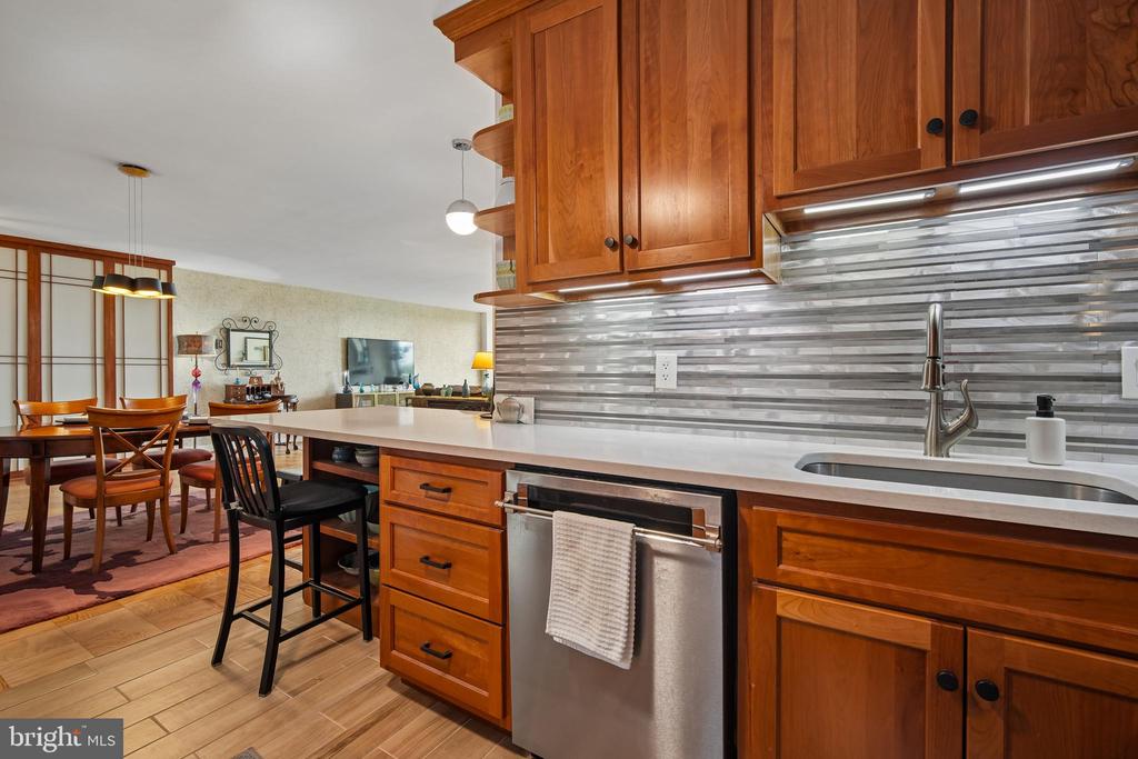 3001 VEAZEY TERRACE NW Unit: 1317
