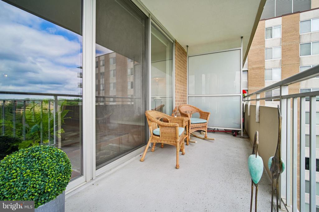 3001 VEAZEY TERRACE NW Unit: 1317