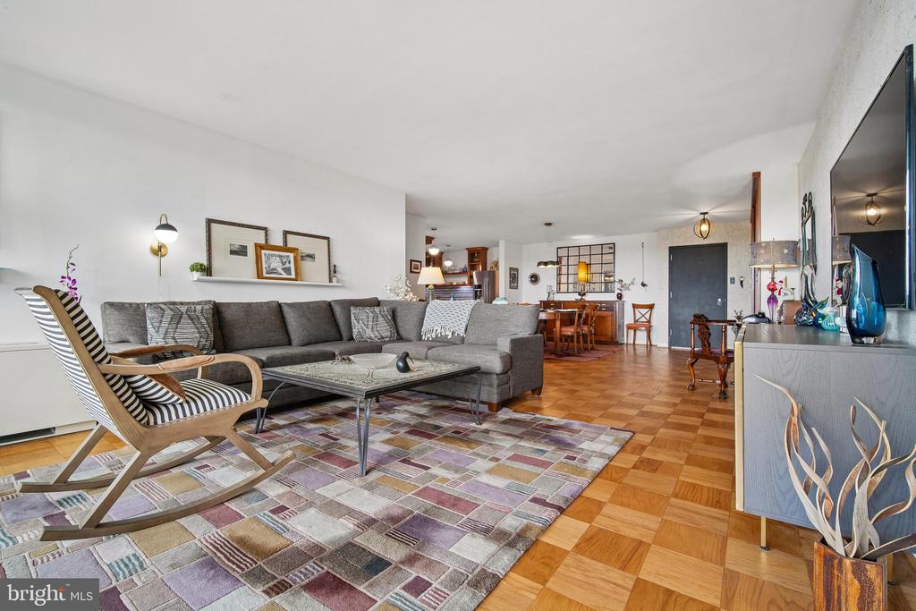 3001 VEAZEY TERRACE NW Unit: 1317